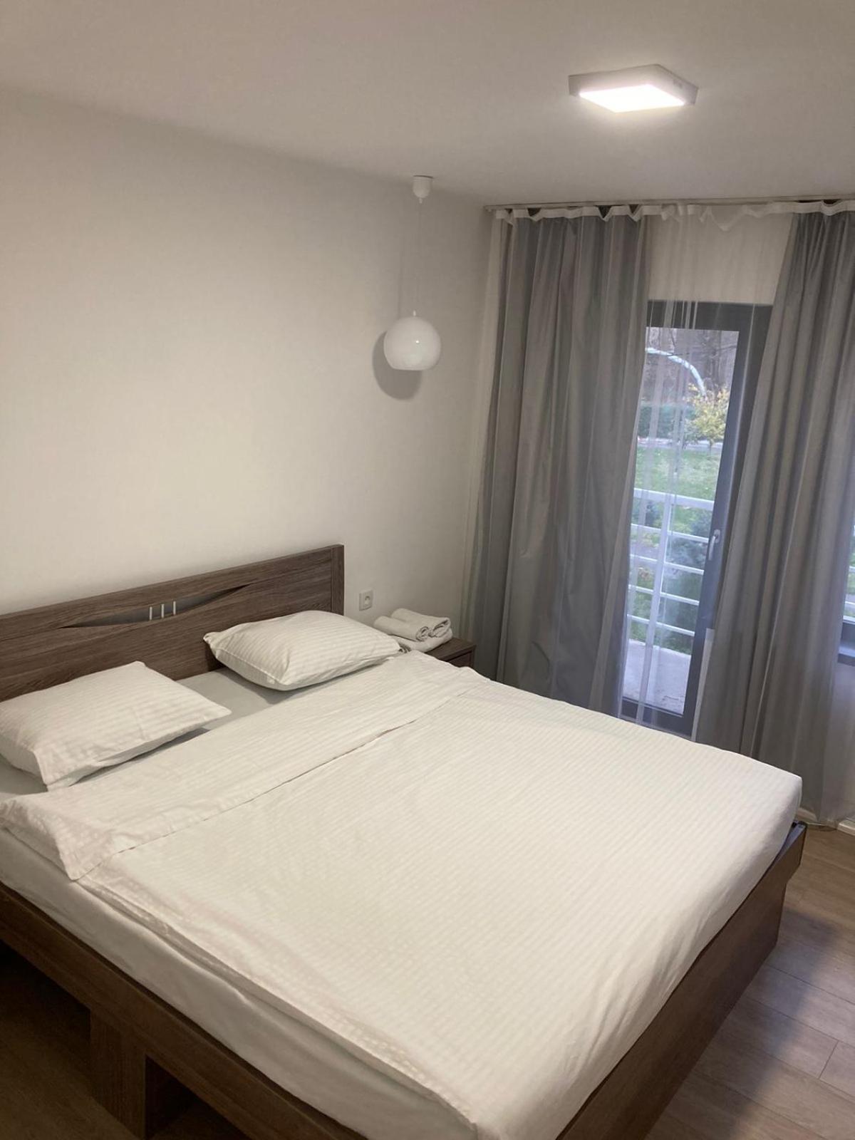 Tourist Hotel 쉼켄트 외부 사진