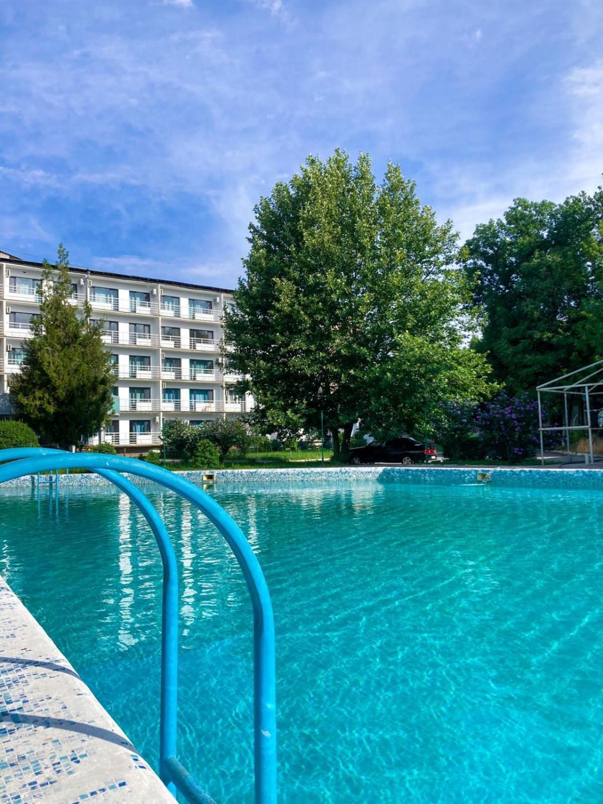 Tourist Hotel 쉼켄트 외부 사진