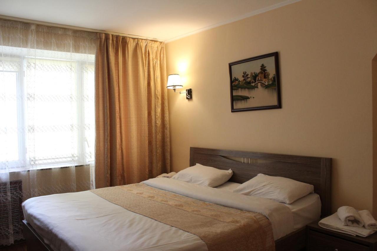 Tourist Hotel 쉼켄트 외부 사진