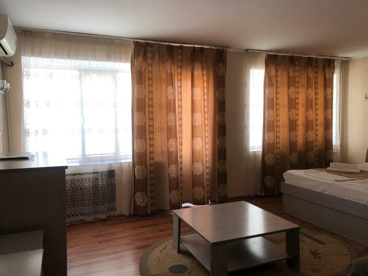 Tourist Hotel 쉼켄트 외부 사진
