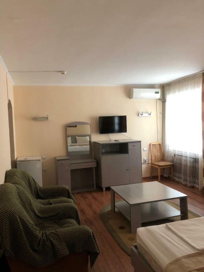 Tourist Hotel 쉼켄트 외부 사진