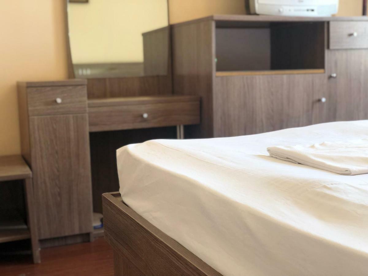 Tourist Hotel 쉼켄트 외부 사진
